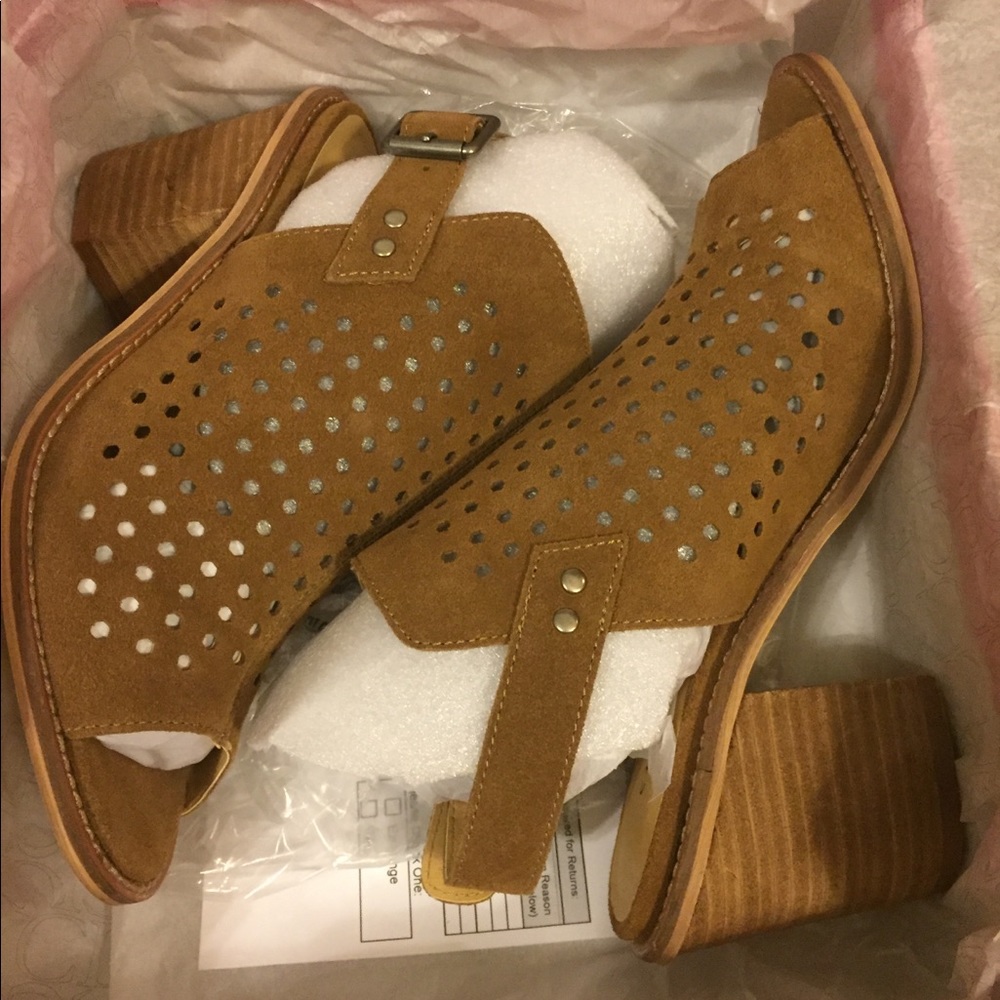 BNWB Shoes Size 6.5
